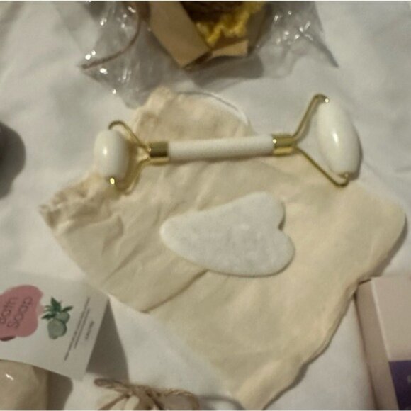 Natural Relaxation Spa Gift Box Set Lavender Oil Bath Bombs Cozy Self Care - Picture 10 of 16